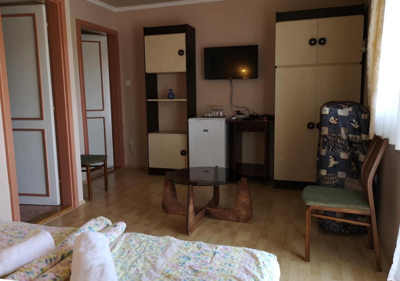 Vitorlas Apartmanhaz 시오포크 외부 사진